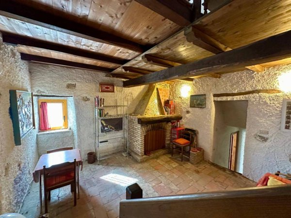 casa indipendente in vendita a L'Aquila in zona Poggio Santa Maria