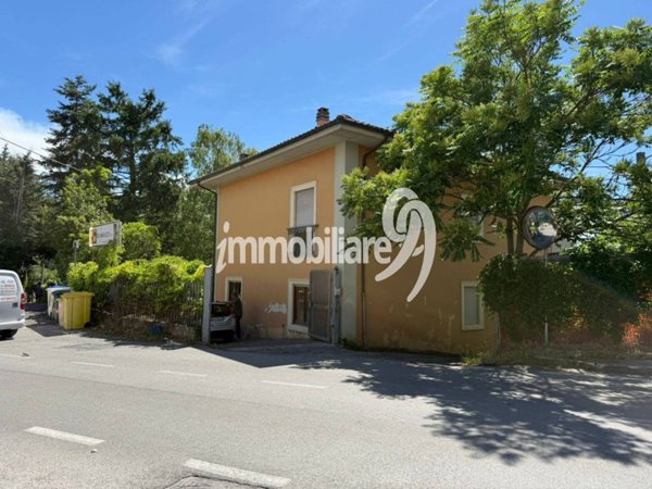 casa indipendente in vendita a L'Aquila in zona San Sisto