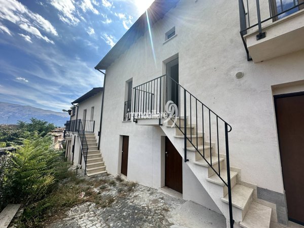 intera palazzina in vendita a L'Aquila in zona Paganica