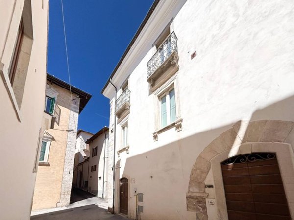 appartamento in vendita a L'Aquila in zona Centro Città