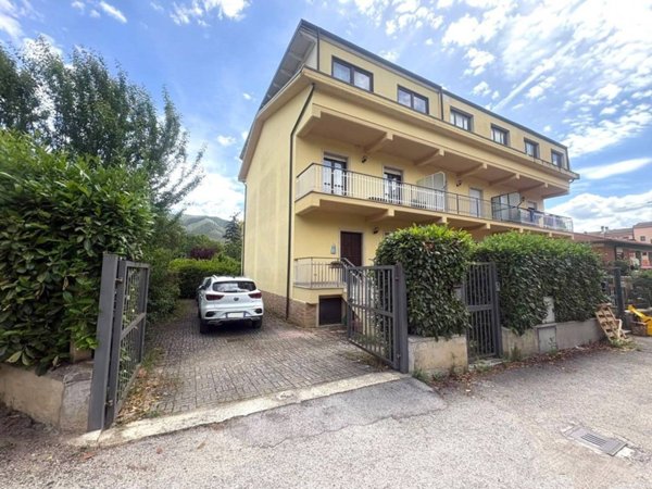 casa indipendente in vendita a L'Aquila in zona Coppito