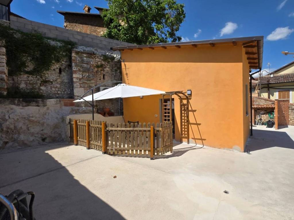 casa indipendente in vendita a L'Aquila in zona Centro Città