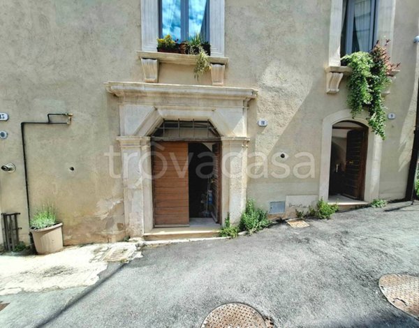 appartamento in vendita a L'Aquila in zona Centro Città