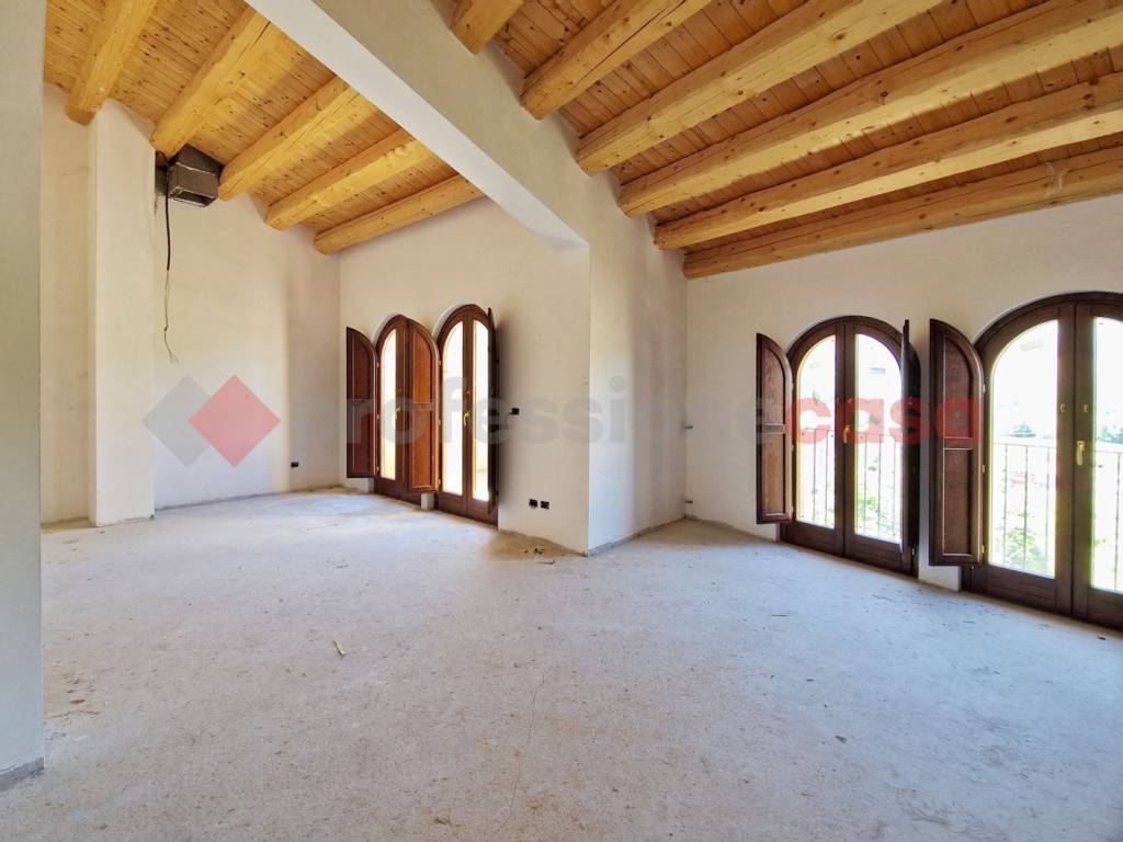 casa indipendente in vendita a L'Aquila in zona San Gregorio