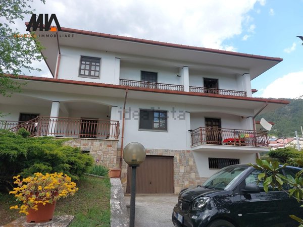 casa indipendente in vendita a L'Aquila in zona Pettino