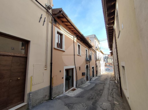 appartamento in vendita a L'Aquila in zona Centro Città