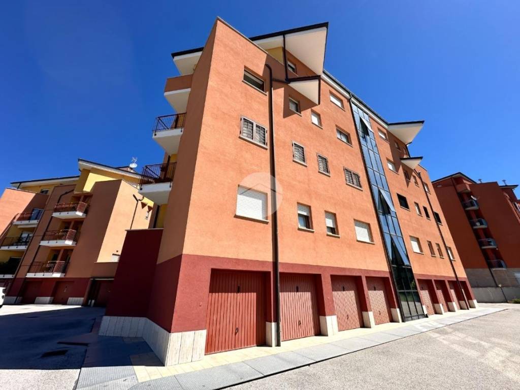 casa semindipendente in vendita a L'Aquila in zona Pettino