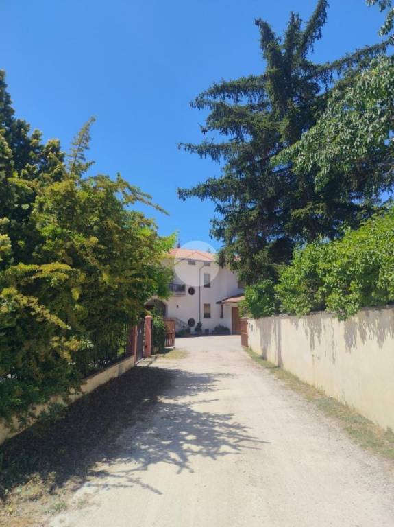 casa indipendente in vendita a L'Aquila in zona Palombara
