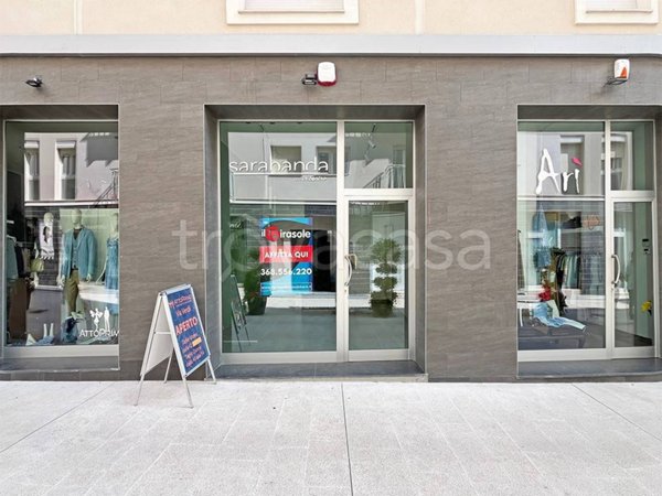 negozio in vendita a L'Aquila in zona Centro Città