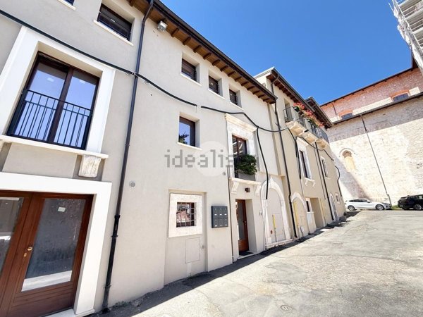 appartamento in vendita a L'Aquila in zona Centro Città
