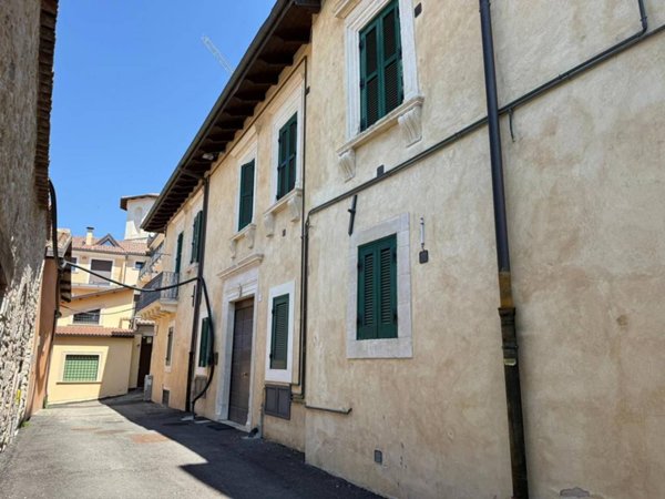 appartamento in vendita a L'Aquila in zona Centro Città