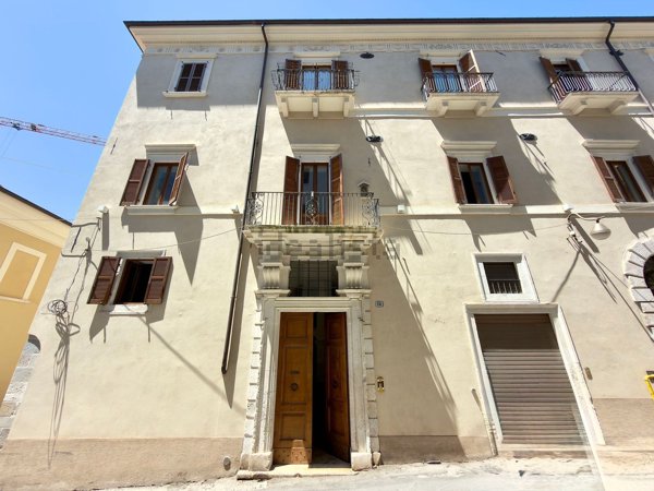 appartamento in vendita a L'Aquila in zona Centro Città