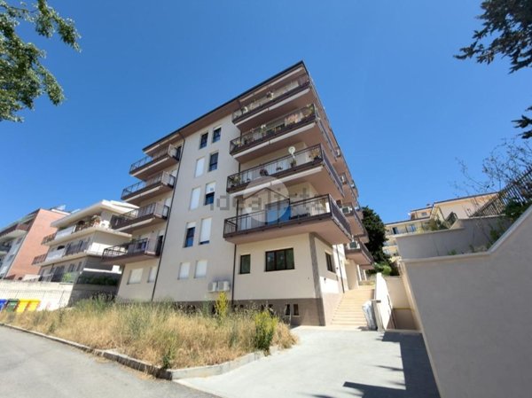 casa indipendente in vendita a L'Aquila in zona Centro Città