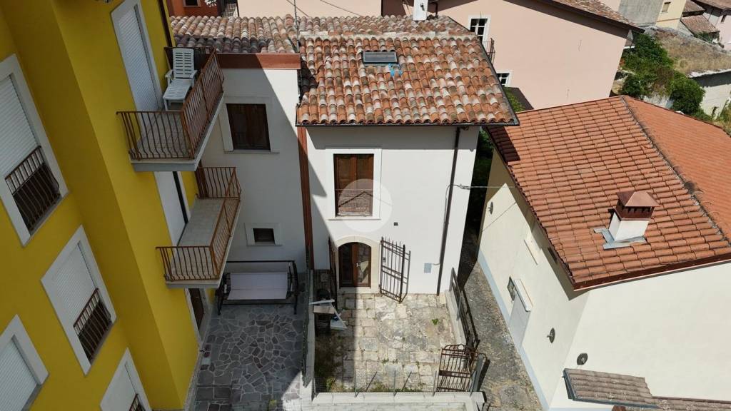 appartamento in vendita a L'Aquila in zona Monticchio/frazione Bagno