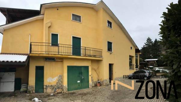 casa indipendente in vendita a L'Aquila in zona Palombara