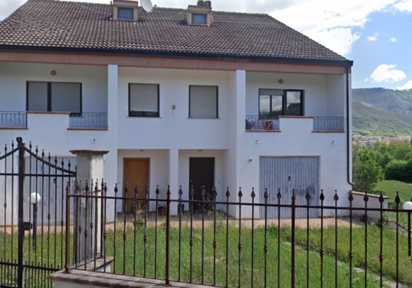 casa indipendente in vendita a L'Aquila in zona Coppito