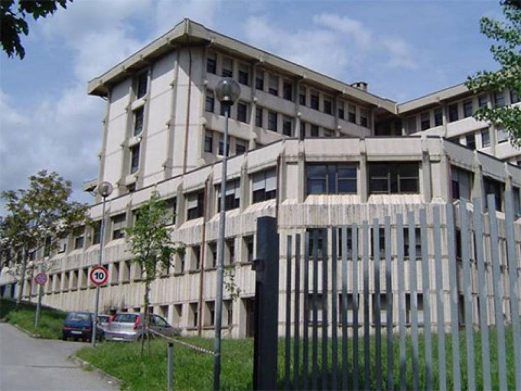 intera palazzina in vendita a L'Aquila