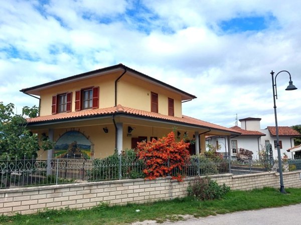 casa indipendente in vendita a L'Aquila in zona Onna