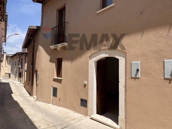 casa indipendente in vendita a L'Aquila in zona Pianola