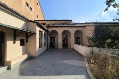 casa indipendente in vendita a L'Aquila in zona Centro Città