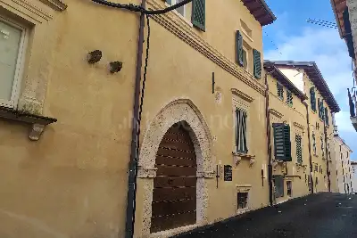 appartamento in vendita a L'Aquila in zona Centro Città
