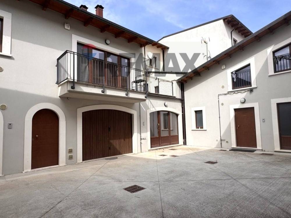 casa indipendente in vendita a L'Aquila in zona Onna