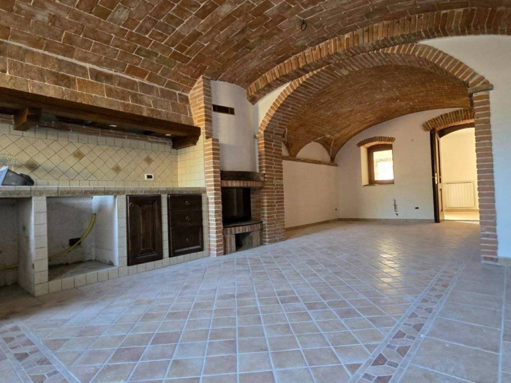 casa indipendente in vendita a L'Aquila in zona Pianola