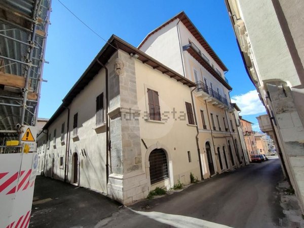 appartamento in vendita a L'Aquila in zona Centro Città