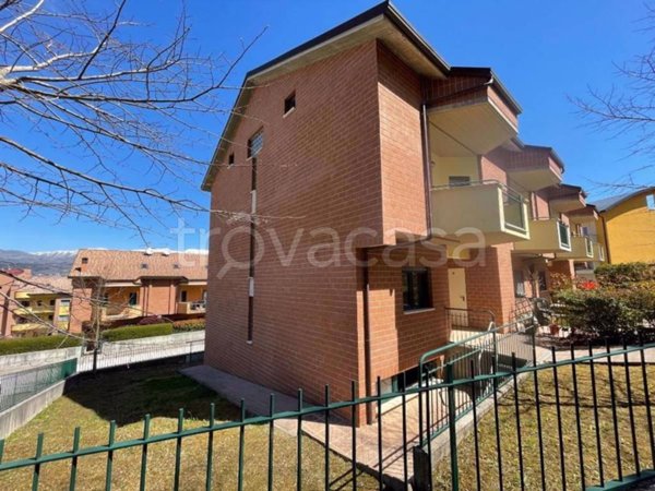 casa indipendente in vendita a L'Aquila in zona Pianola
