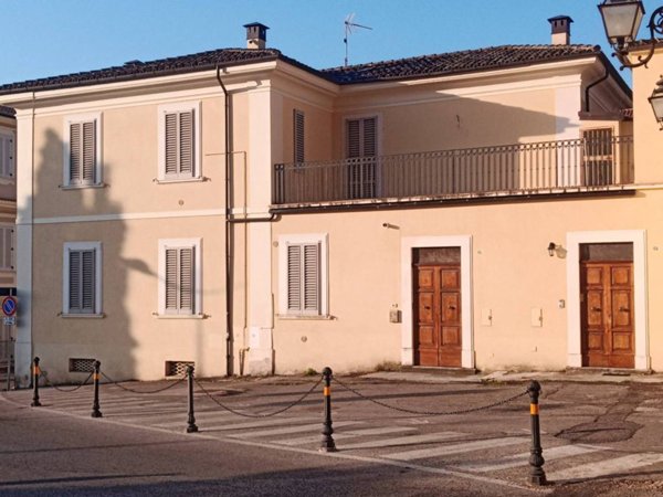 casa indipendente in vendita a L'Aquila in zona Centro Città