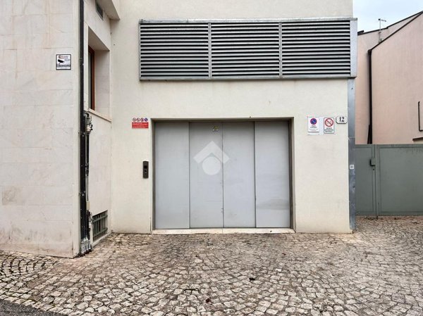 box auto in vendita a L'Aquila in zona Centro Città