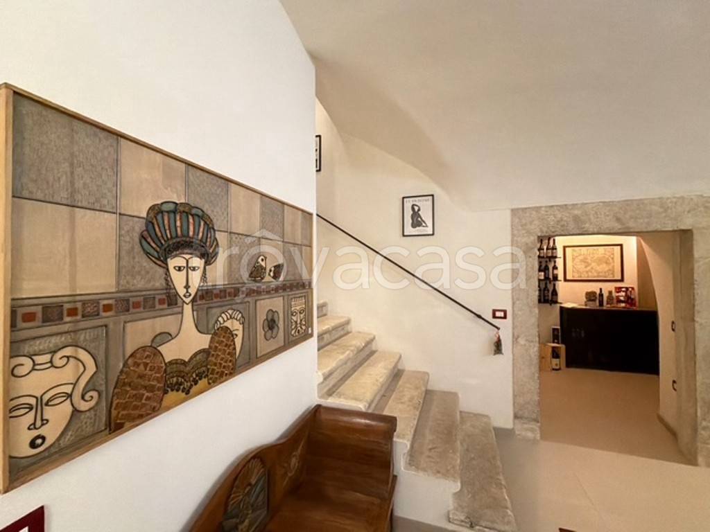 casa indipendente in vendita a L'Aquila in zona Centro Città
