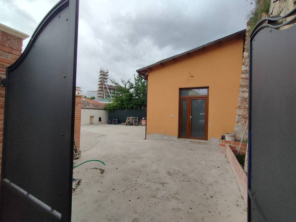 box auto in vendita a L'Aquila in zona Centro Città
