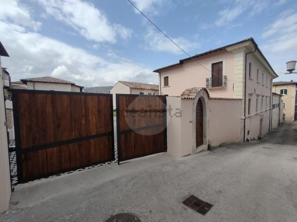 box auto in vendita a L'Aquila in zona Centro Città