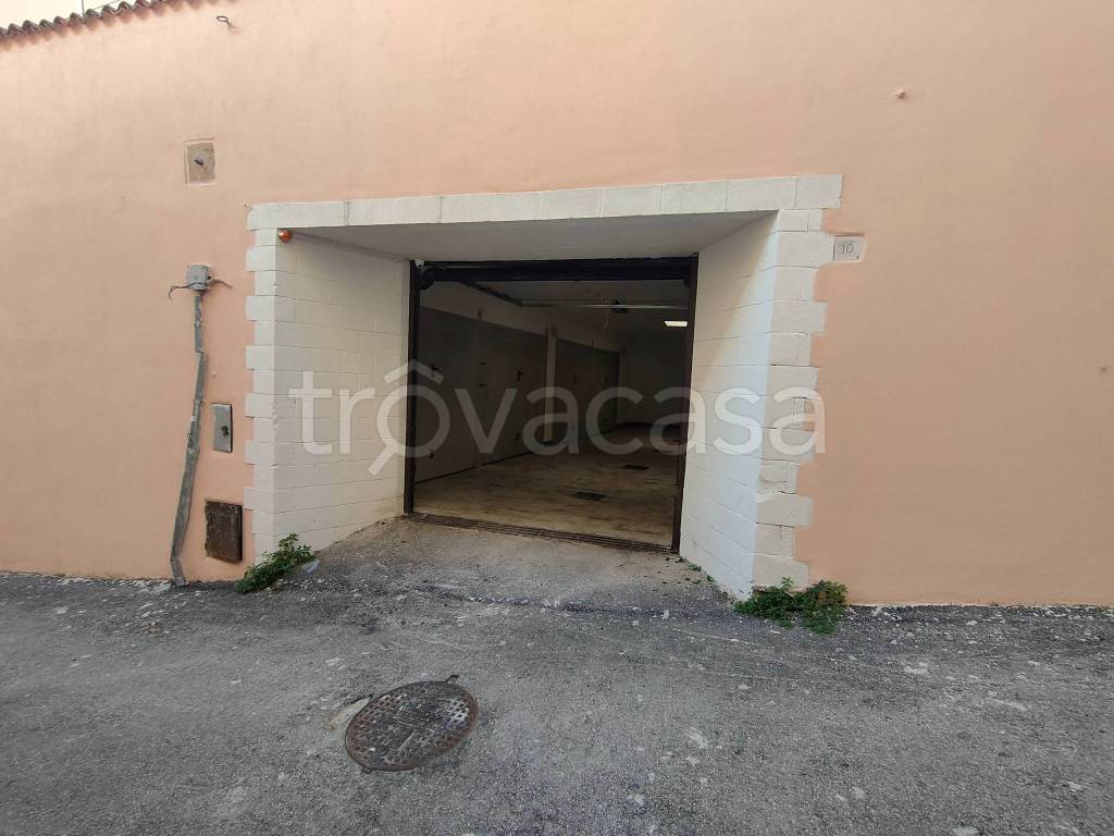 box auto in vendita a L'Aquila in zona Centro Città