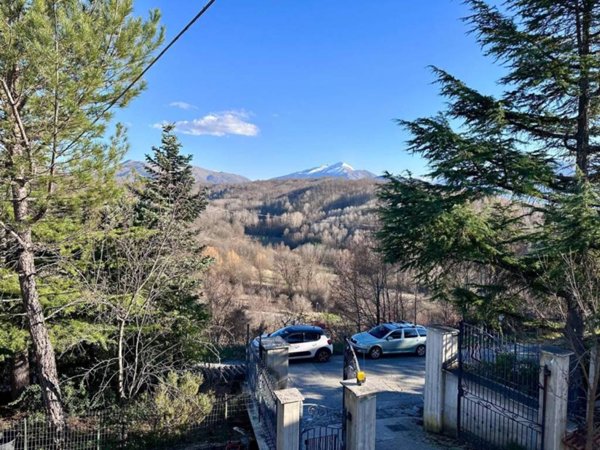 appartamento in vendita a L'Aquila in zona Brecciasecca