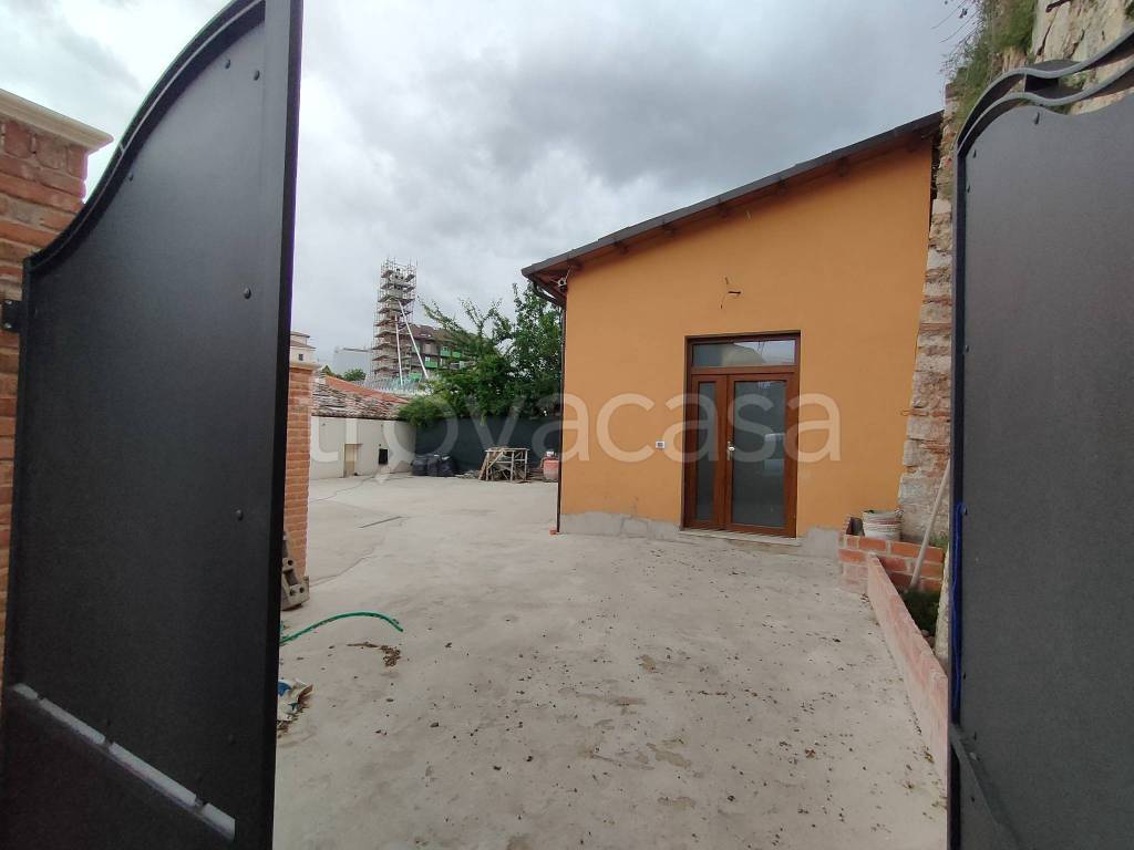 box auto in vendita a L'Aquila in zona Centro Città