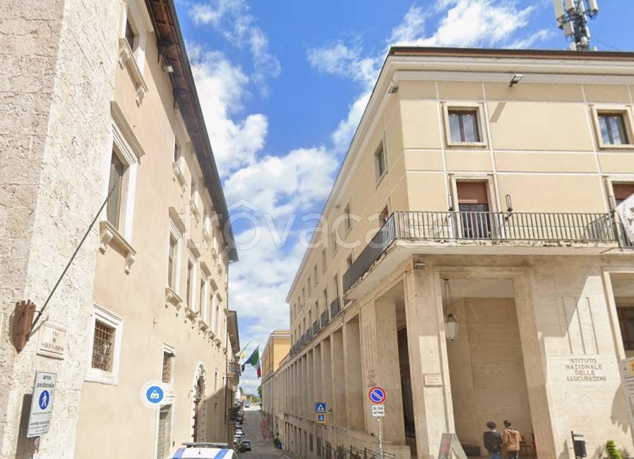 box auto in vendita a L'Aquila in zona Centro Città
