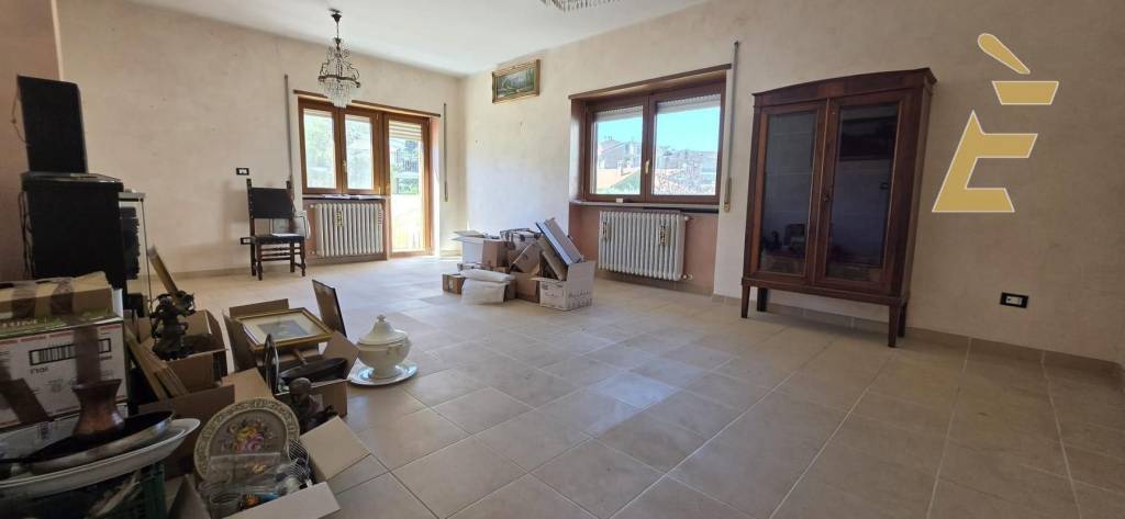 casa indipendente in vendita a L'Aquila in zona Pettino