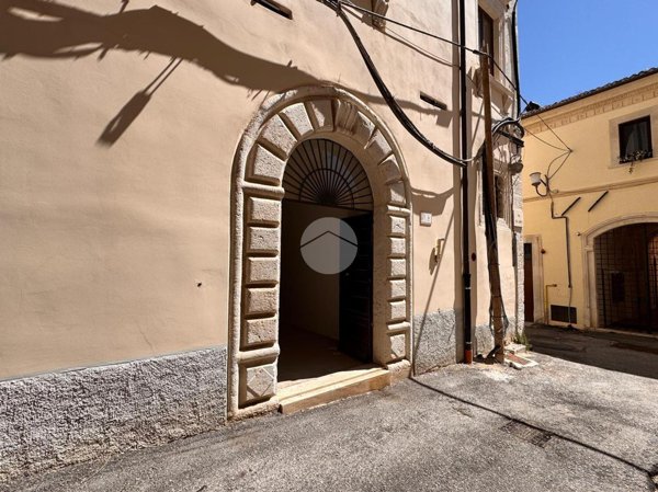 appartamento in vendita a L'Aquila in zona Centro Città