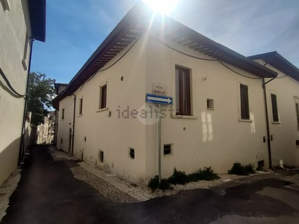 appartamento in vendita a L'Aquila in zona Centro Città