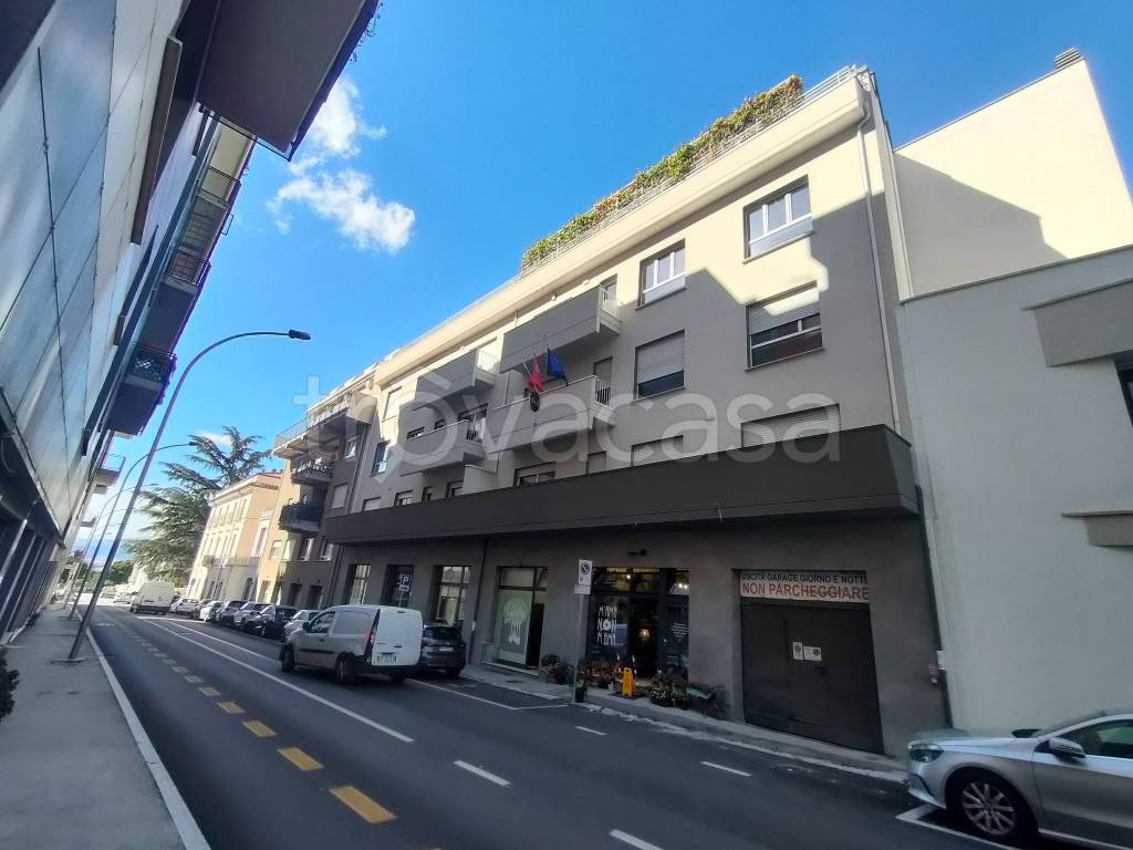 appartamento in vendita a L'Aquila in zona Centro Città