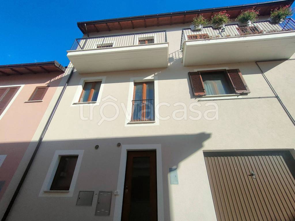casa indipendente in vendita a L'Aquila in zona Monticchio/frazione Bagno