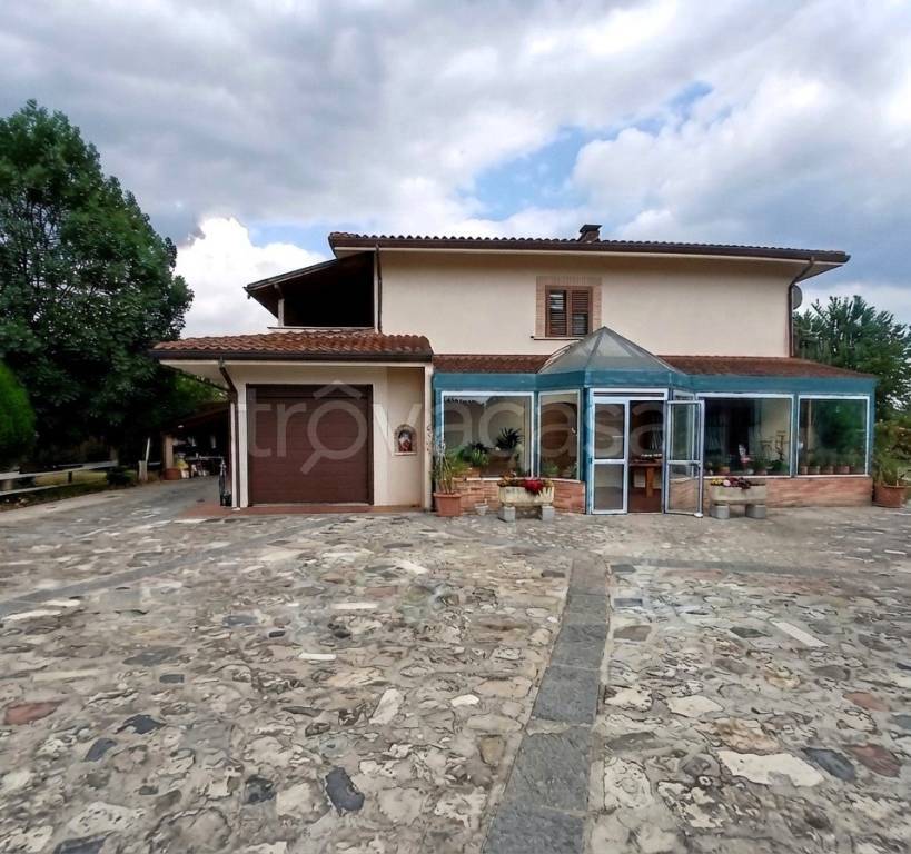 casa indipendente in vendita a L'Aquila in zona Pianola