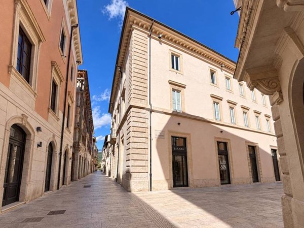 appartamento in vendita a L'Aquila in zona Centro Città