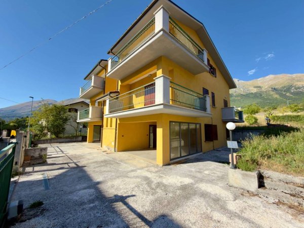 casa indipendente in vendita a L'Aquila in zona Assergi