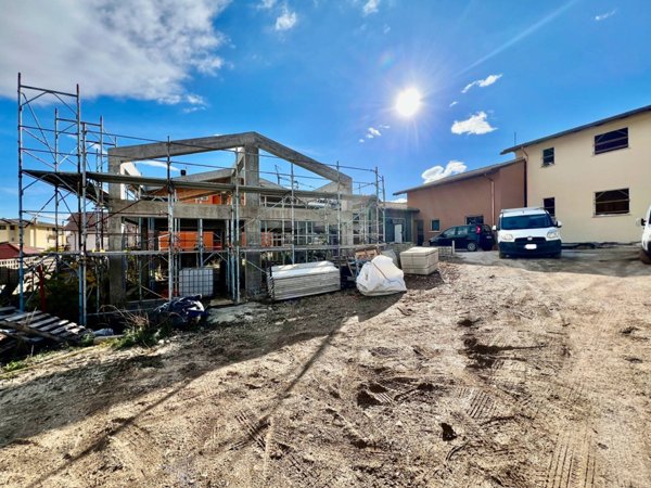 casa indipendente in vendita a L'Aquila in zona Coppito