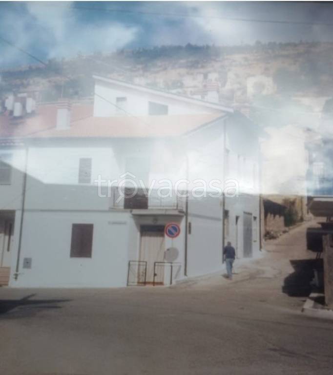 casa indipendente in vendita a Lecce nei Marsi