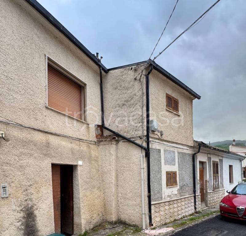 appartamento in vendita a Lecce nei Marsi