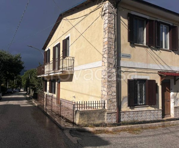 appartamento in vendita a Lecce nei Marsi in zona Vallemora